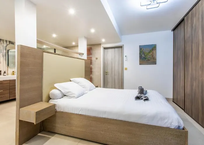 Appartement En Bord De Mer Avec Piscine - Cannes