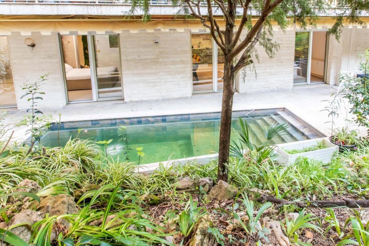 Appartement En Bord De Avec Piscine -
