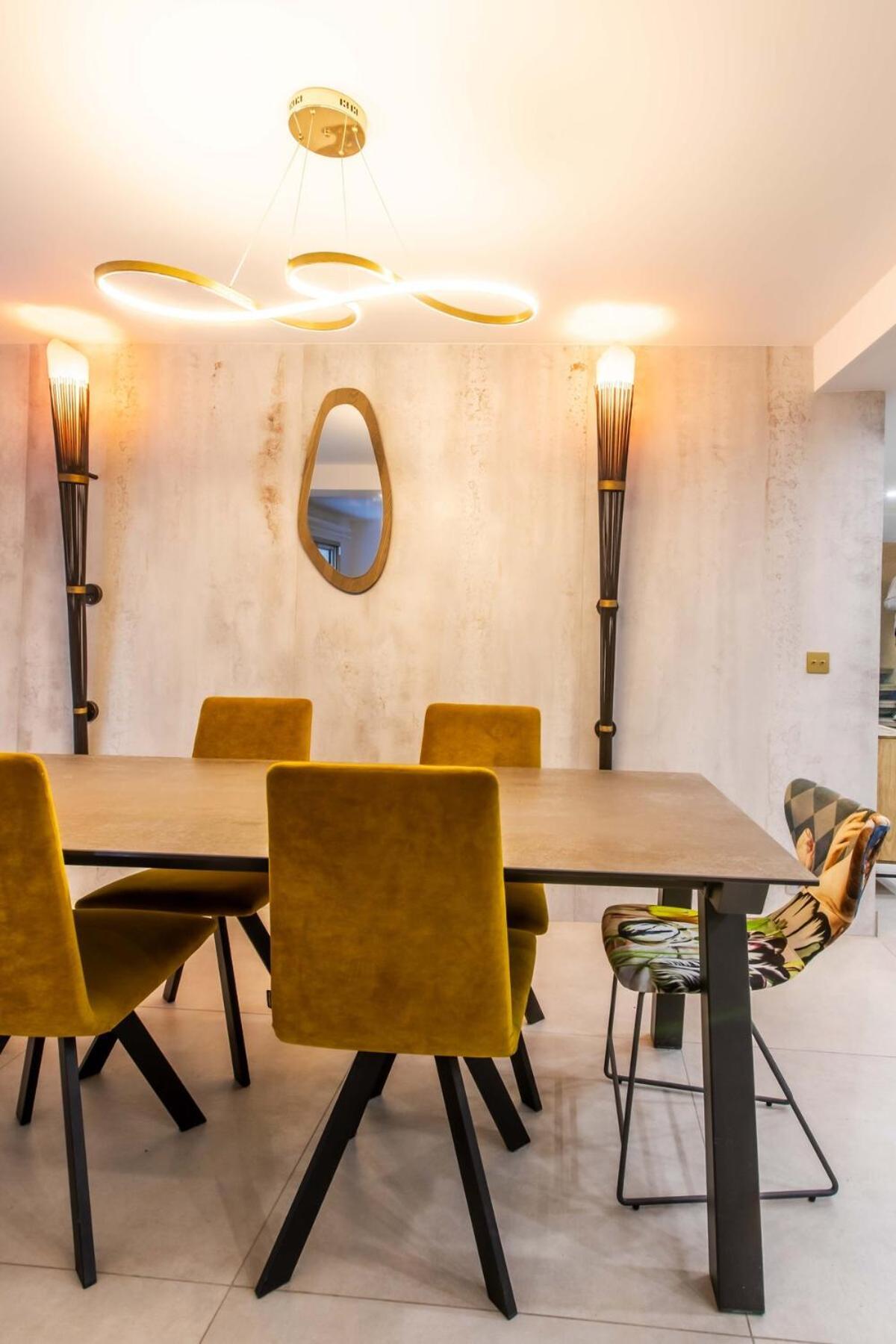 Appartement En Bord De Avec Piscine -